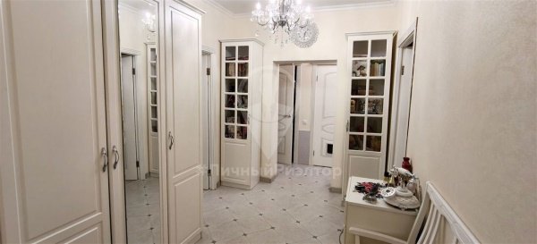 3-к квартира, 1/2 эт., 66м²