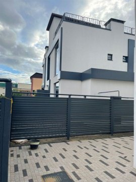 Дом 206м², участок 3,5 сот.