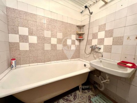 3-к квартира, 3/10 эт., 80м²